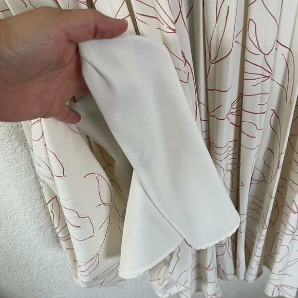 En Saison Floral Maxi Dress - Picture 10 of 11